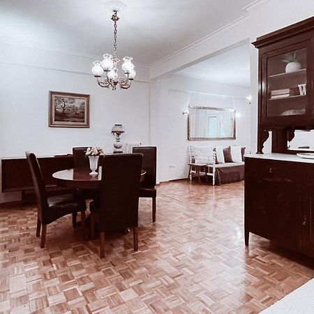 Vintage 2-Bedroom Apt In The Heart Of The City Афины Экстерьер фото