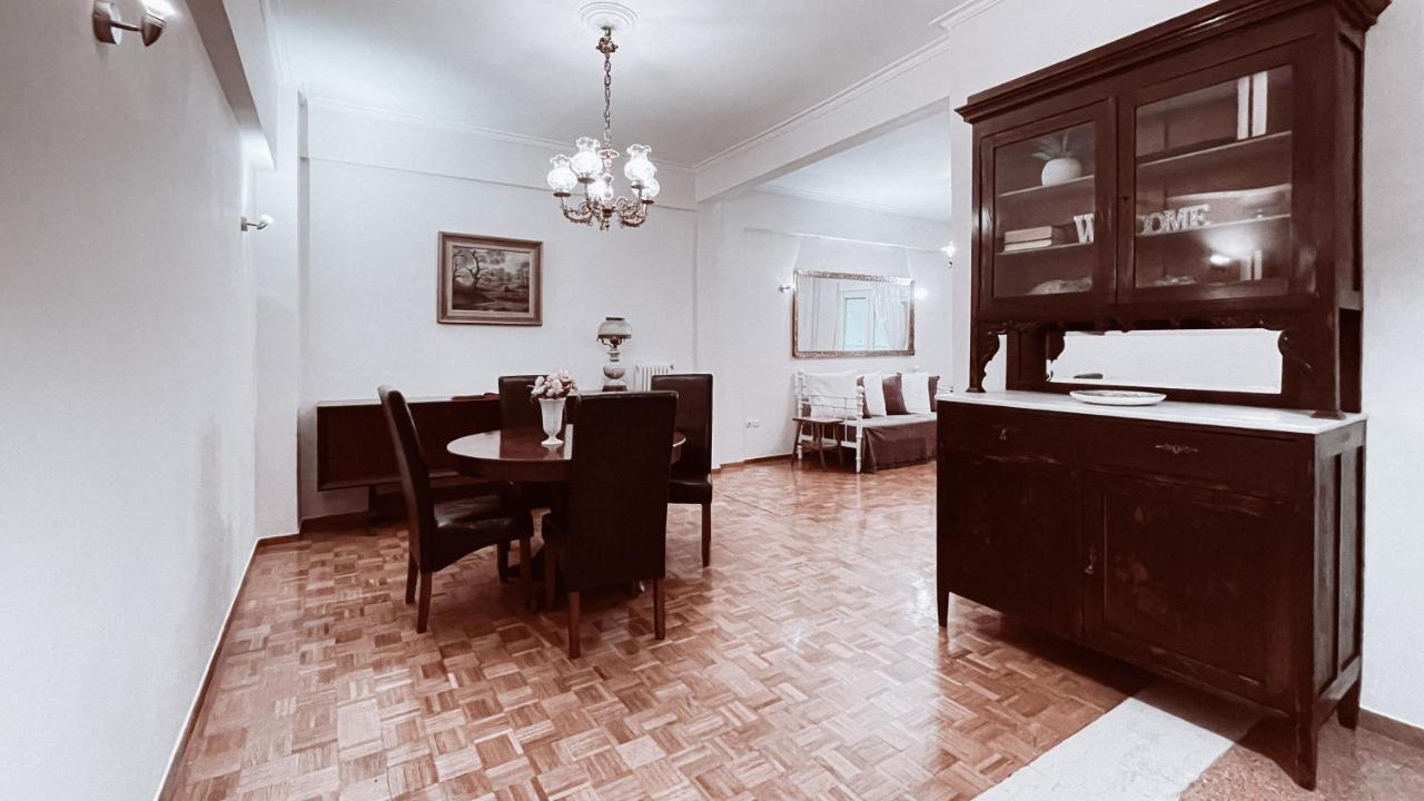 Vintage 2-Bedroom Apt In The Heart Of The City Афины Экстерьер фото