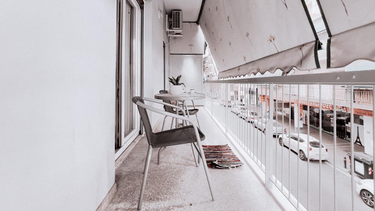 Vintage 2-Bedroom Apt In The Heart Of The City Афины Экстерьер фото