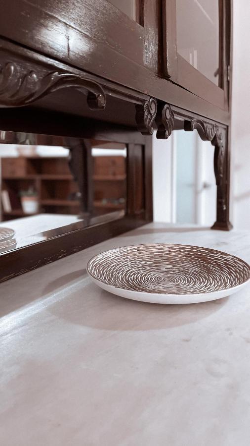 Vintage 2-Bedroom Apt In The Heart Of The City Афины Экстерьер фото