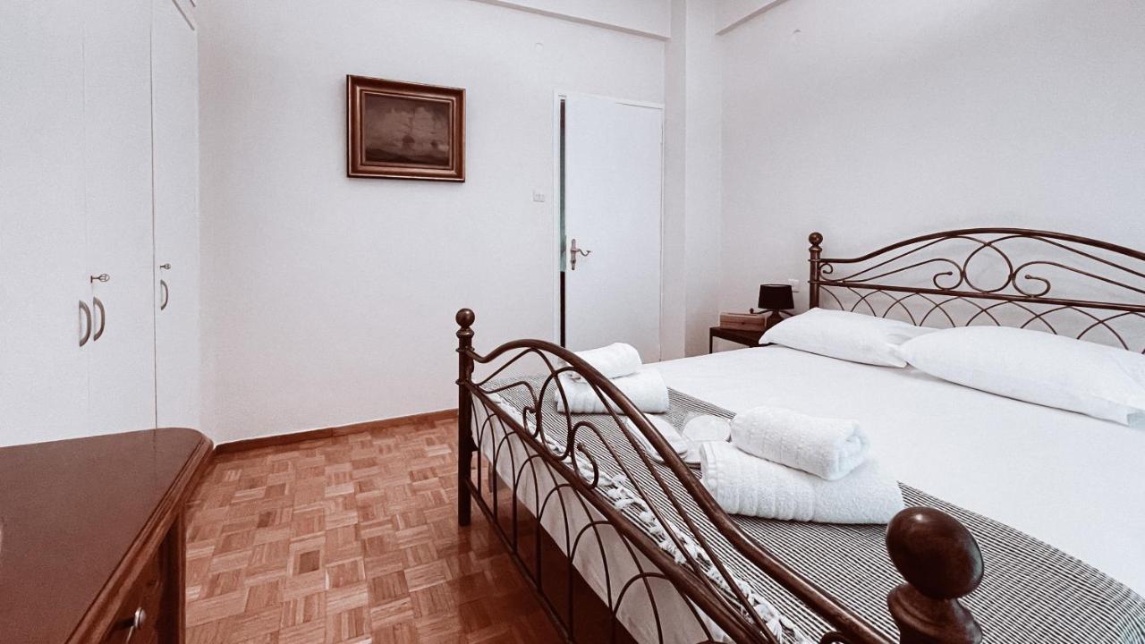 Vintage 2-Bedroom Apt In The Heart Of The City Афины Экстерьер фото