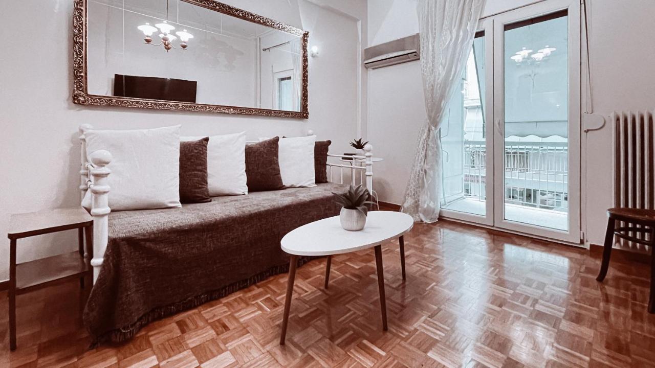 Vintage 2-Bedroom Apt In The Heart Of The City Афины Экстерьер фото