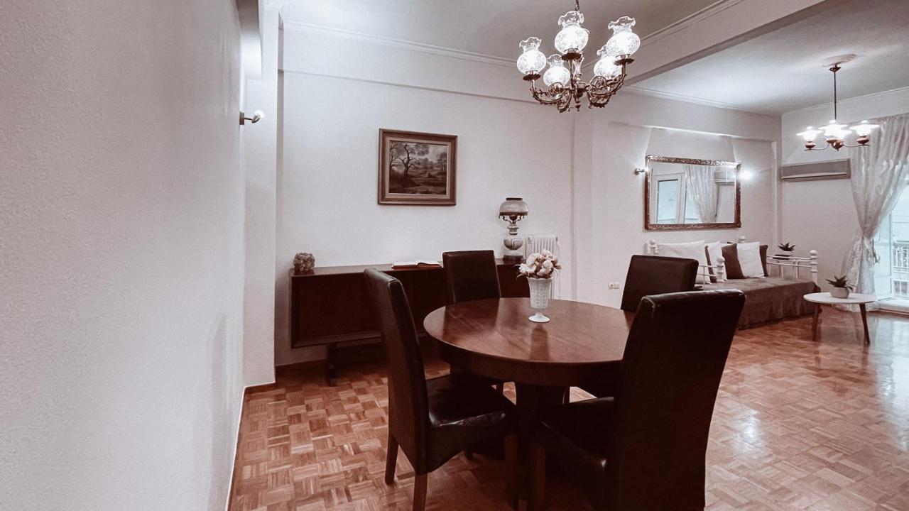 Vintage 2-Bedroom Apt In The Heart Of The City Афины Экстерьер фото
